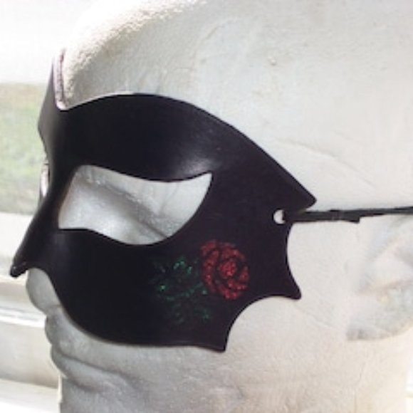 Leather Face Mask/Unisex/COSPLAY/COSTUME/COMIC CON/Masquerade/GOTH/FETISH/BDSM - Picture 1 of 6